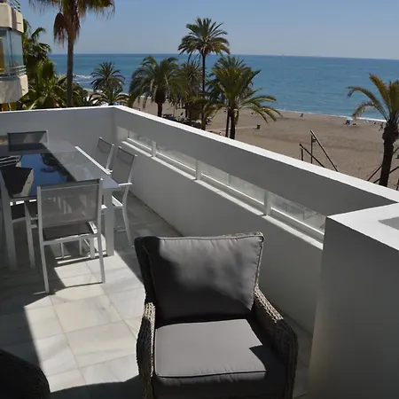 Apartment 3 Bedroom Frontline Beach, Centre