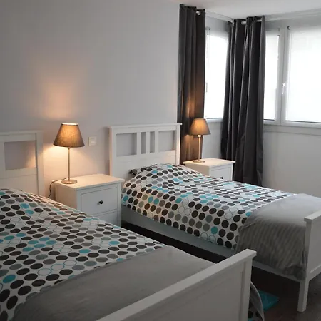 Apartment 3 Bedroom Frontline Beach, Centre