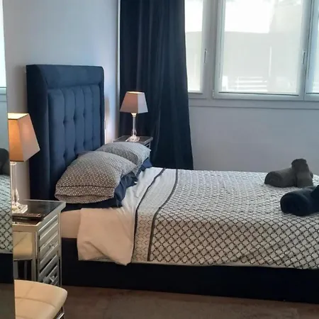 Apartman 3 Bedroom Frontline Beach, Centre