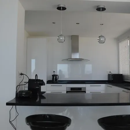 3 Bedroom Frontline Beach, Centre