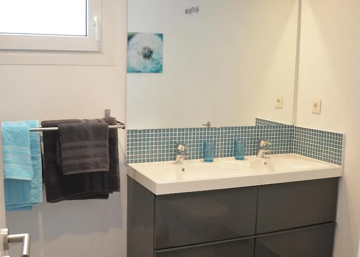 3 Bedroom Frontline Beach, Centre מארבלה