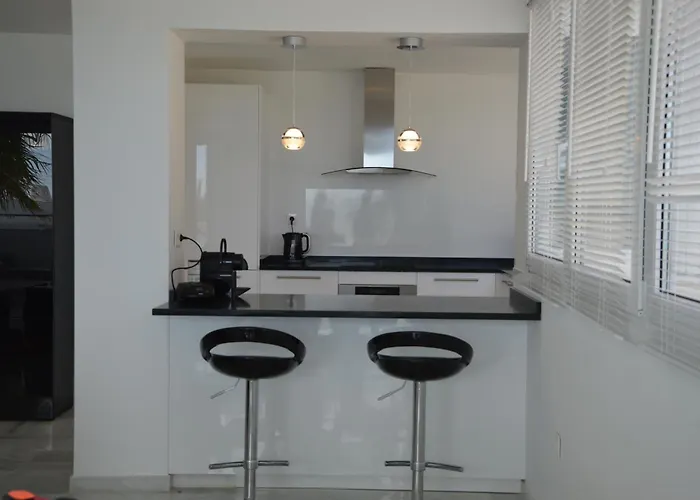 3 Bedroom Frontline Beach, Centre