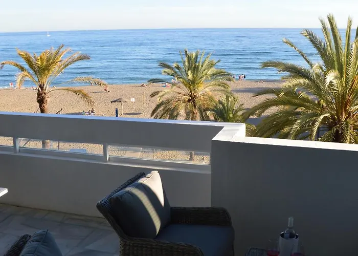 شقة 3 Bedroom Frontline Beach, Centre ماربيا