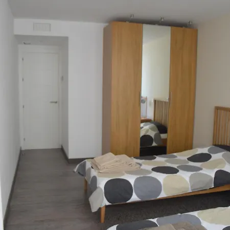 Apartment 3 Bedroom Frontline Beach, Centre