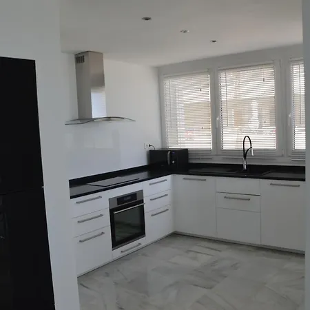 3 Bedroom Frontline Beach, Centre