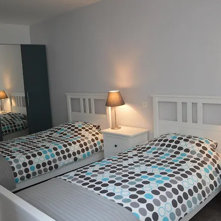 Apartment 3 Bedroom Frontline Beach, Centre