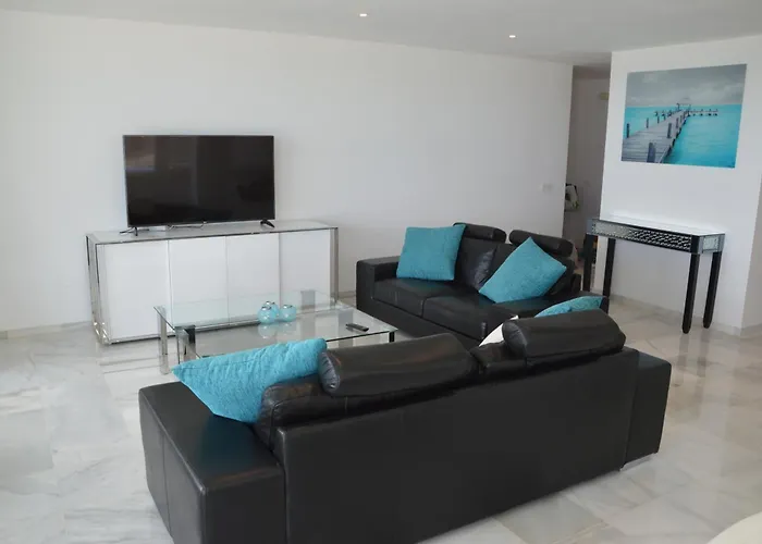 Apartament 3 Bedroom Frontline Beach, Centre Marbella