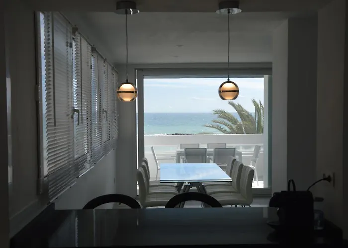 3 Bedroom Frontline Beach, Centre