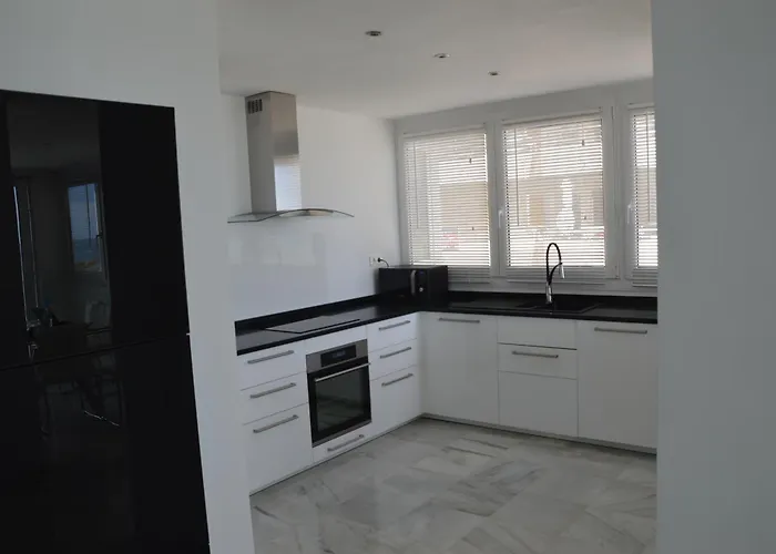 3 Bedroom Frontline Beach, Centre