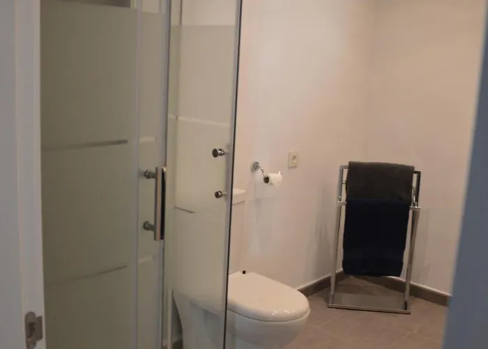 Apartament 3 Bedroom Frontline Beach, Centre *